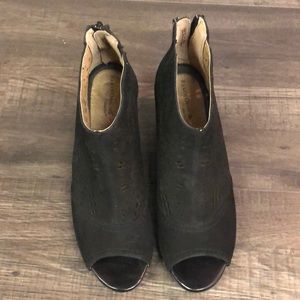 Earth Origins. Black peep toe booties. Ladies 11W.